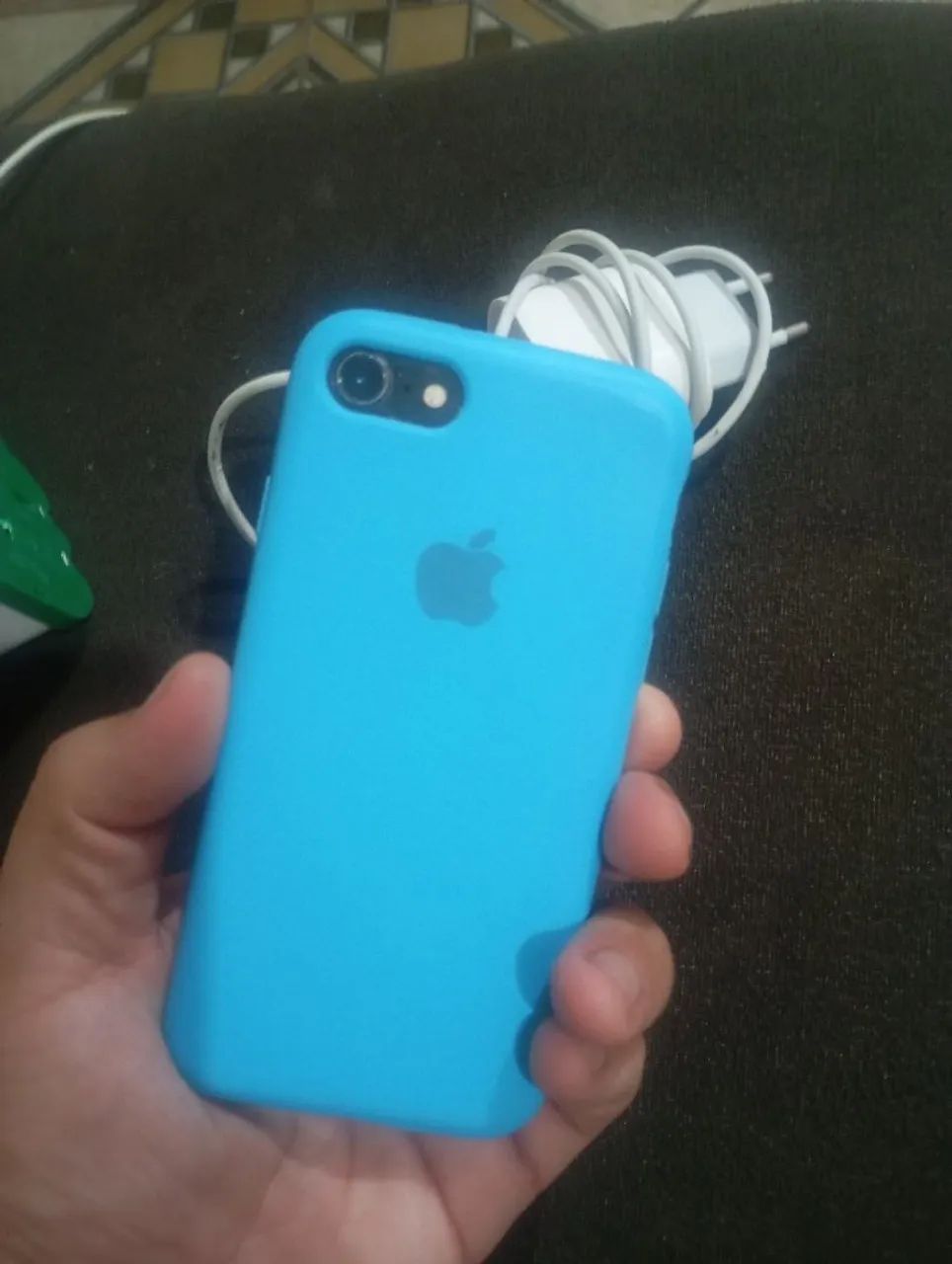 Vendo iPhone 7 com carregador  - Foto 2