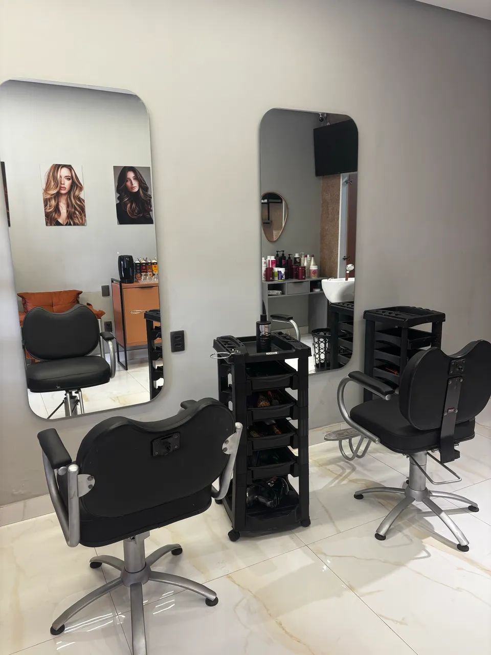 Vaga para cabeleireiro e manicure - Foto 2
