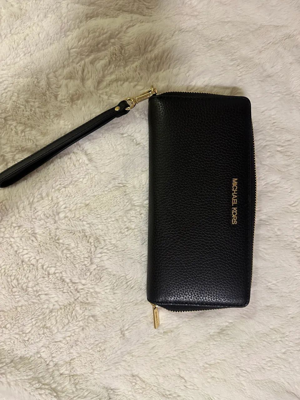 Carteira nova Michael Kors com etiqueta, importada.