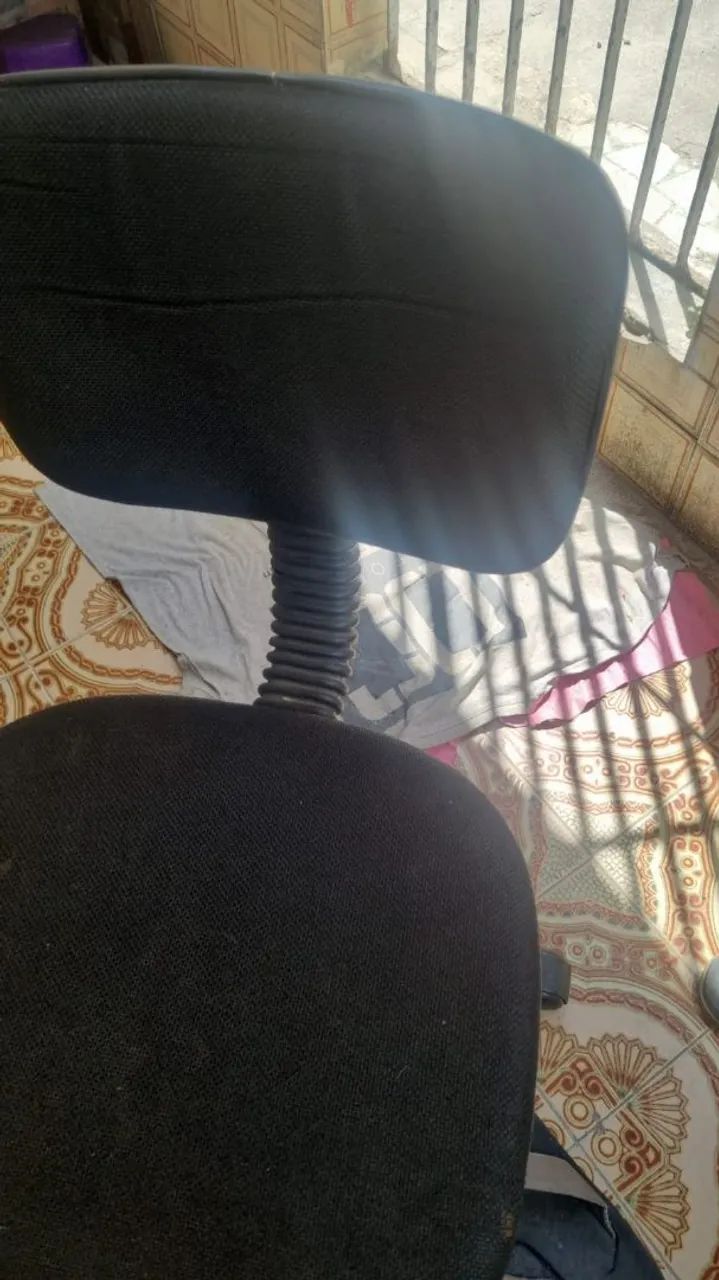 Selling an office chair in perfect condition