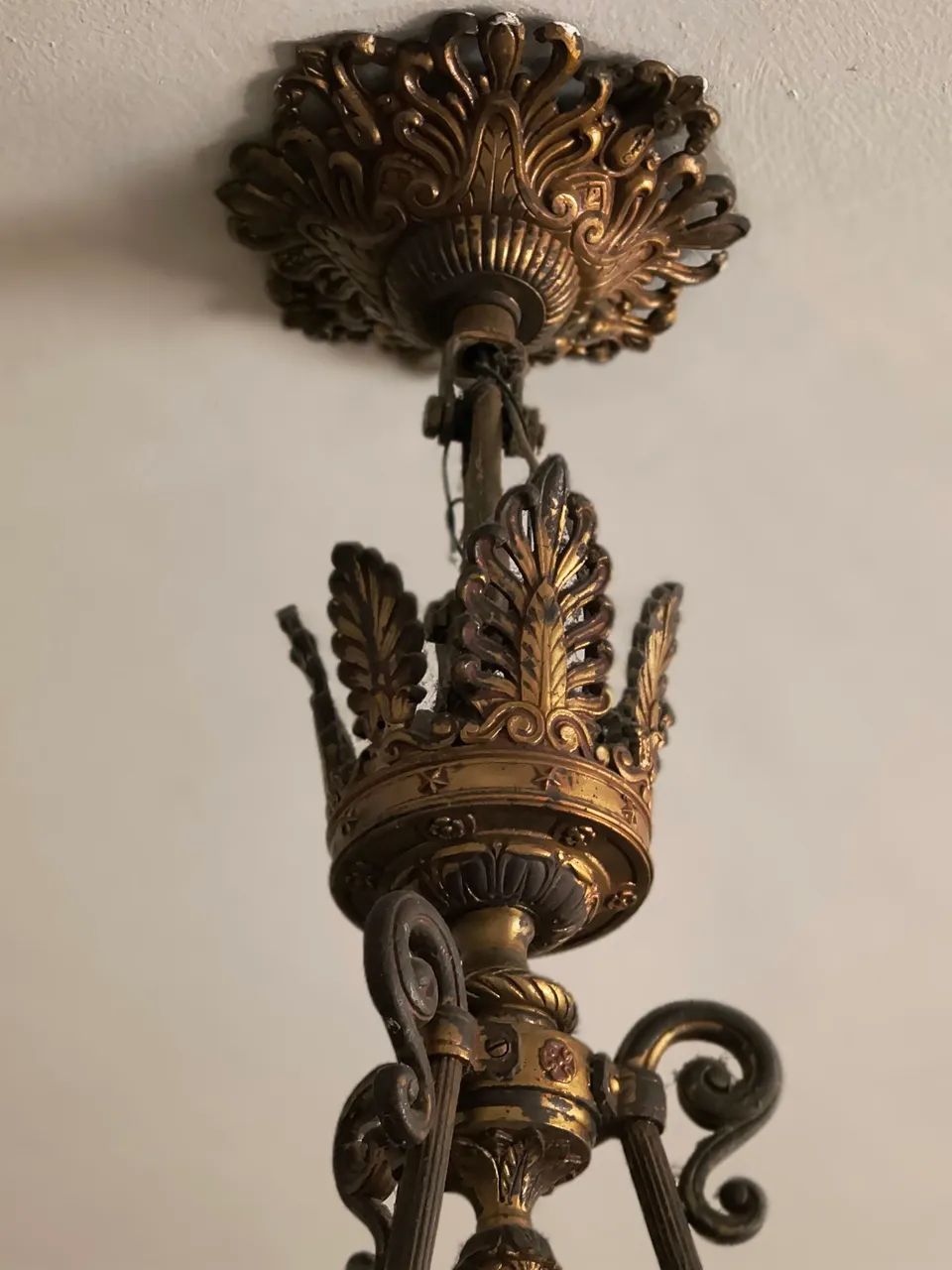 Lustre antigo de bronze  - Foto 4
