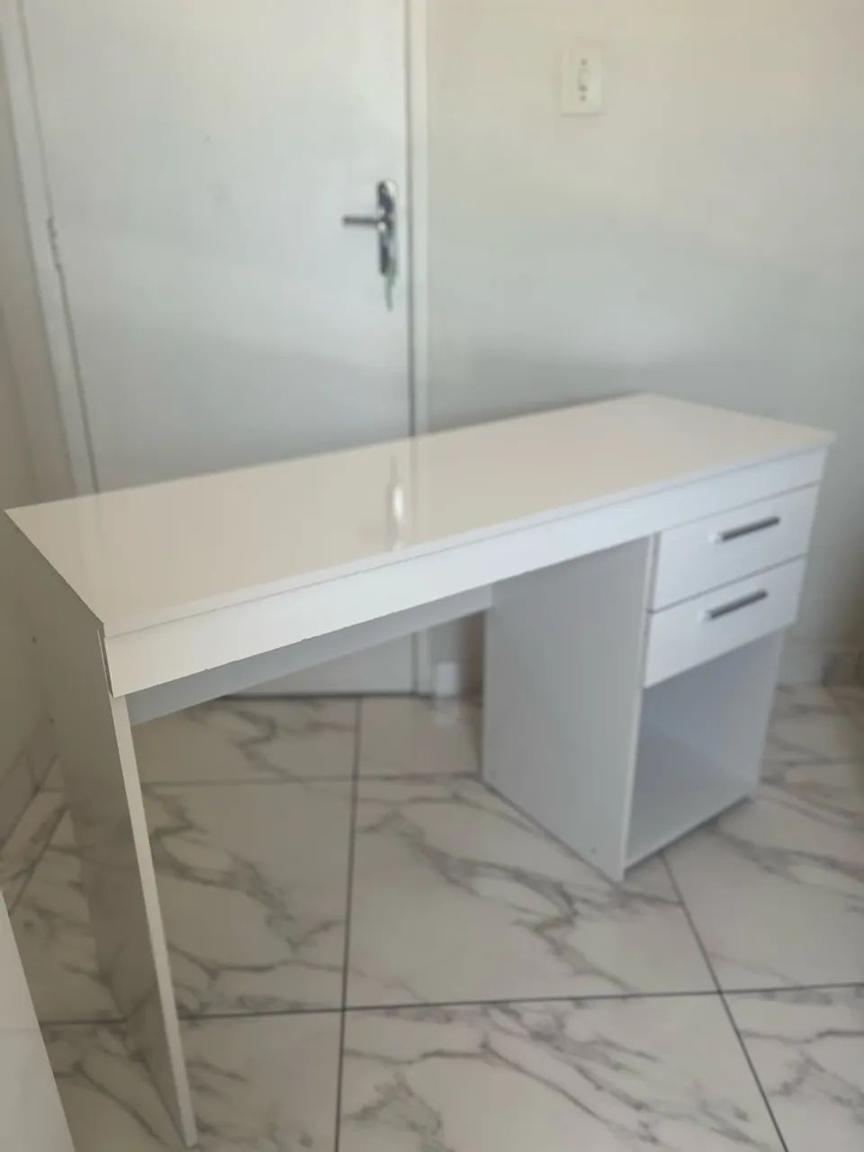 Vendo escrivaninha nova - Foto 2