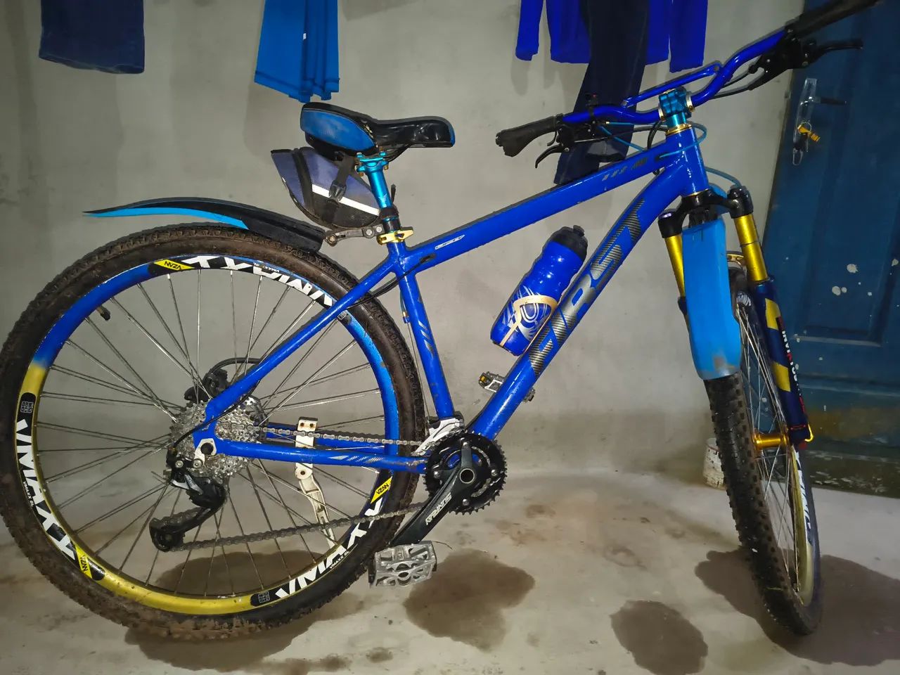 Quadro mtb first lifty gold azul hunter/prata brilho 