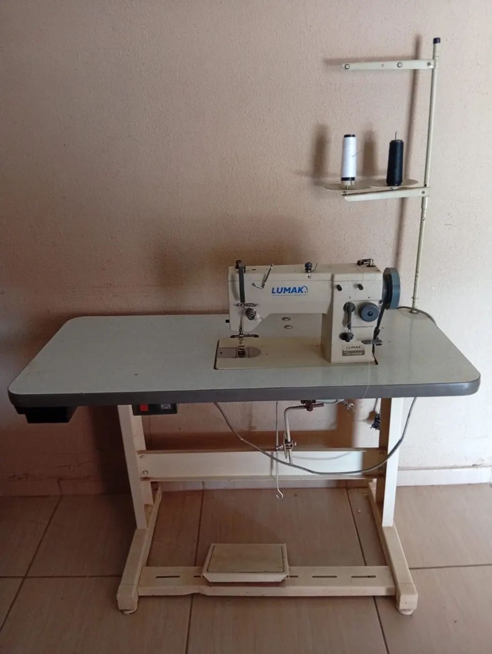 Máquina de costura  - Foto 2