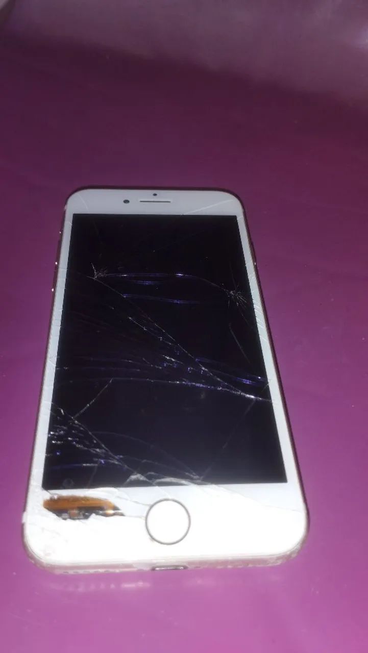 iPhone 7 32GB Dourado - Tela Trincada