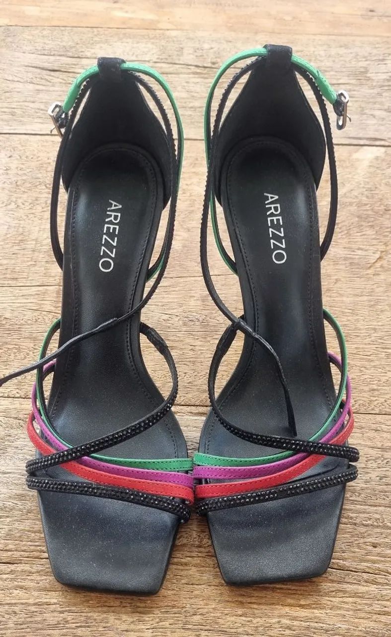Sandália Arezzo tamanho 38
