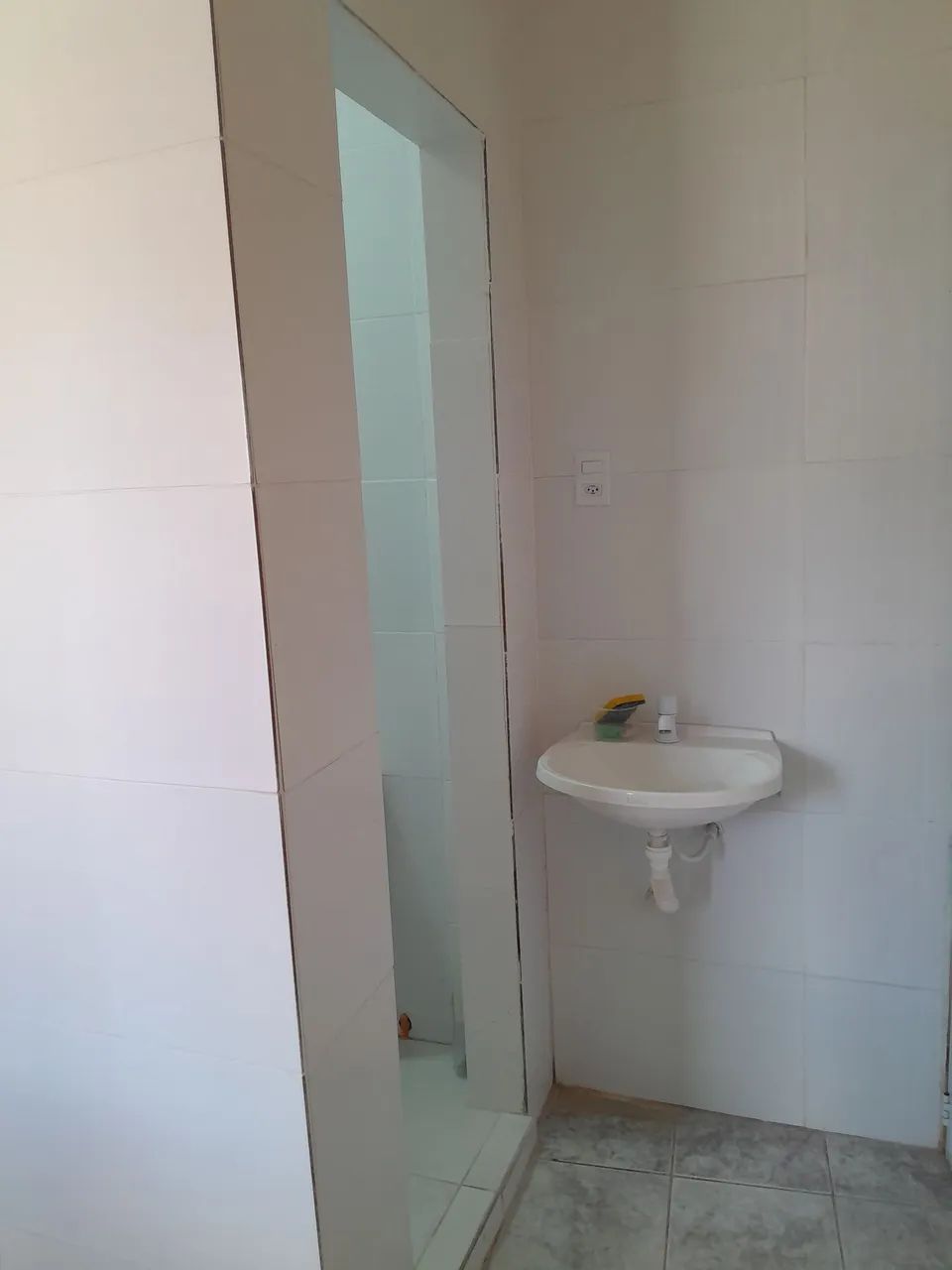 Quarto com banheiro, entrada saída independente da casaa