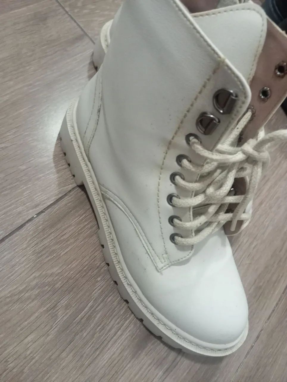 Kit com duas botas coturnos femininos usadas - Foto 2