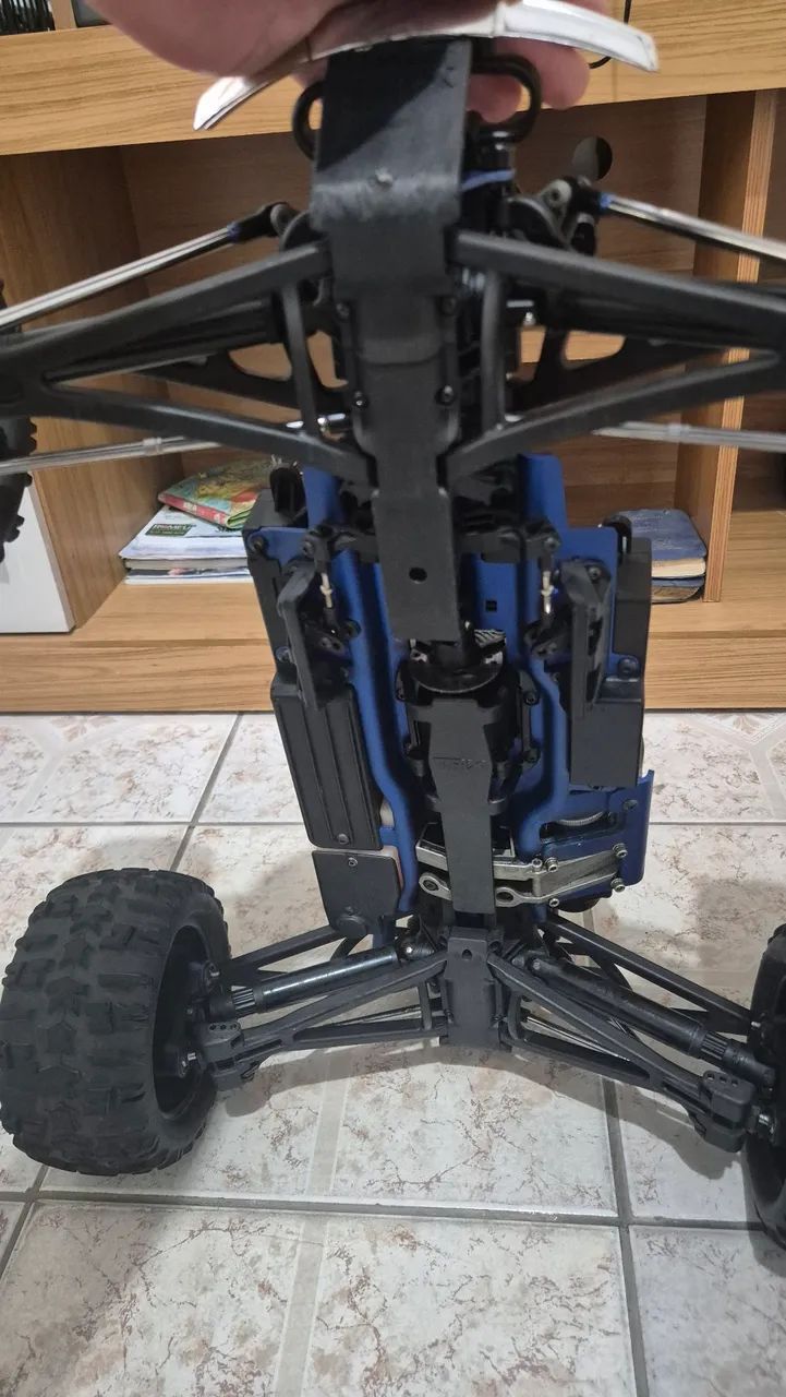 traxxas revo 3.3 nitro  - Foto 2