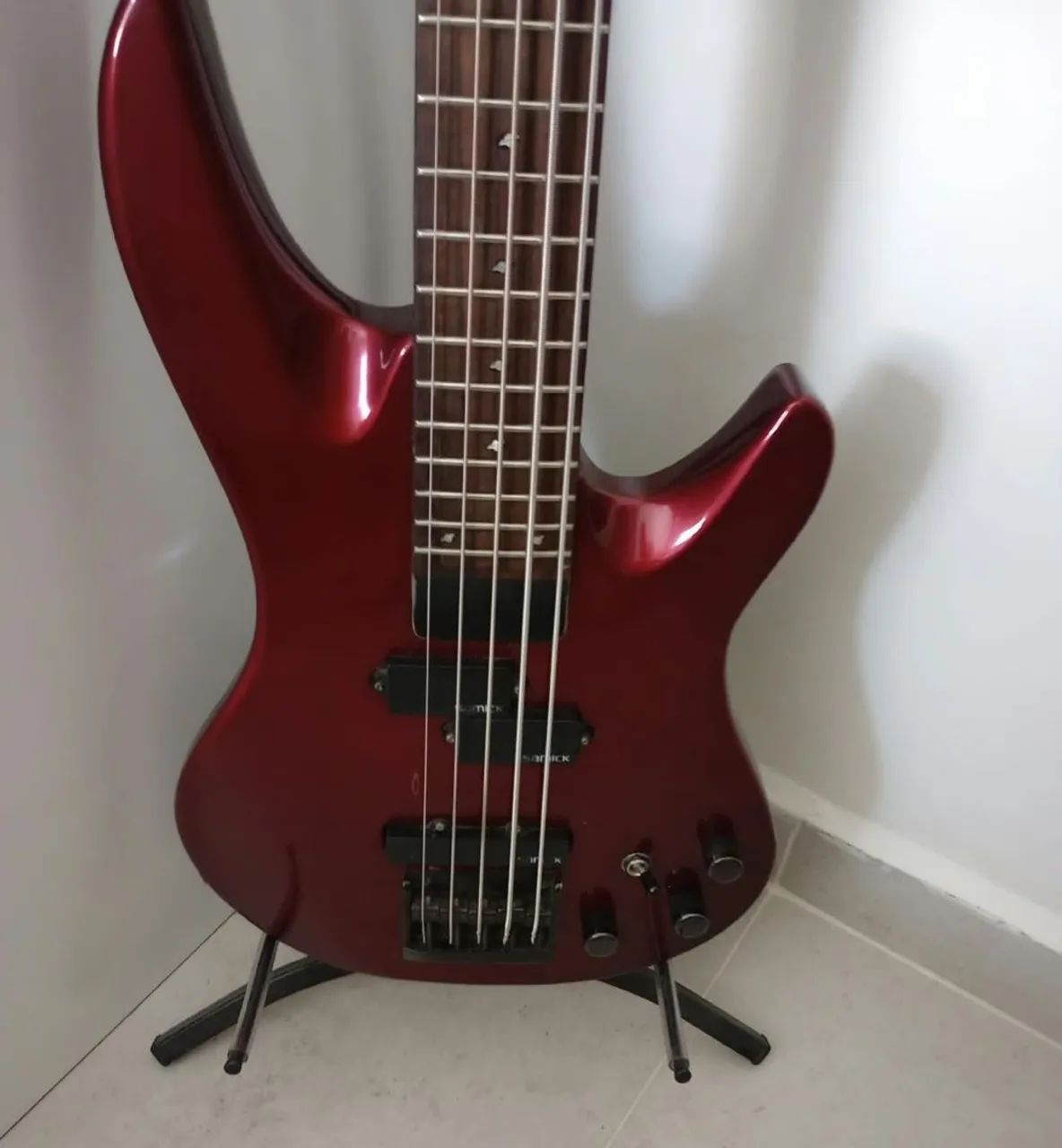 Baixo samick cinco cordas , com caixa de estudo. - Foto 3