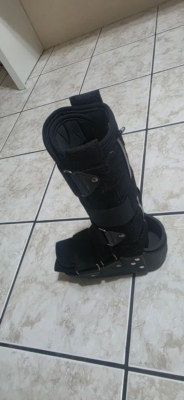 Kit Bota Ortopédica Hidrolight Longa (33 ao 37) + 1 Muleta - Ótimo Estado! - Foto 2