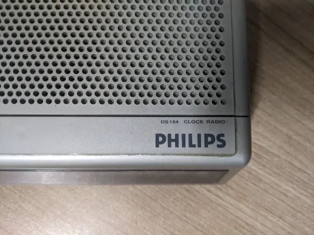 Rádio relógio Philips DS184 (Antigo) - Foto 2
