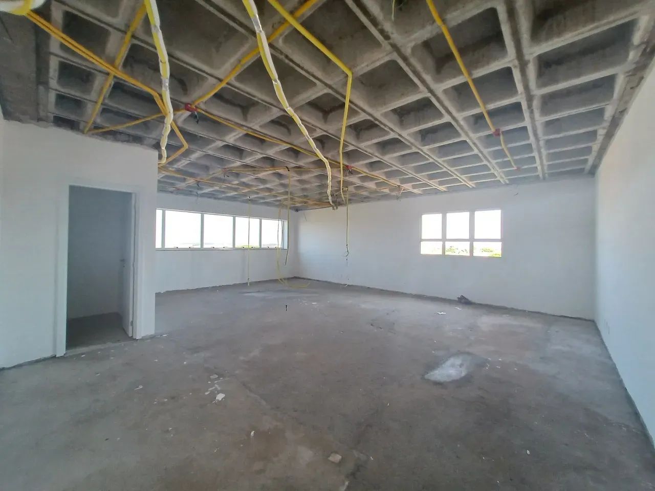 Excelente sala para aluguel no Edifício  Blumenpark com 93 m² privativos em Centro - Rolân - Foto 2