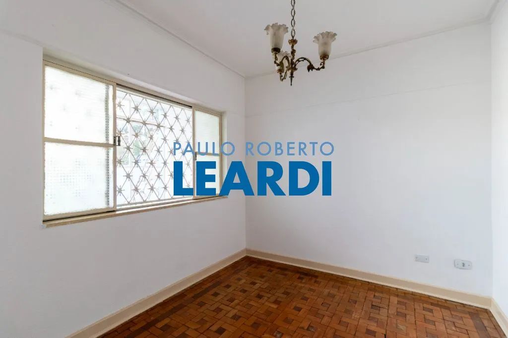 CASA ASSOBRADADA - ACLIMAÇÃO - SP
