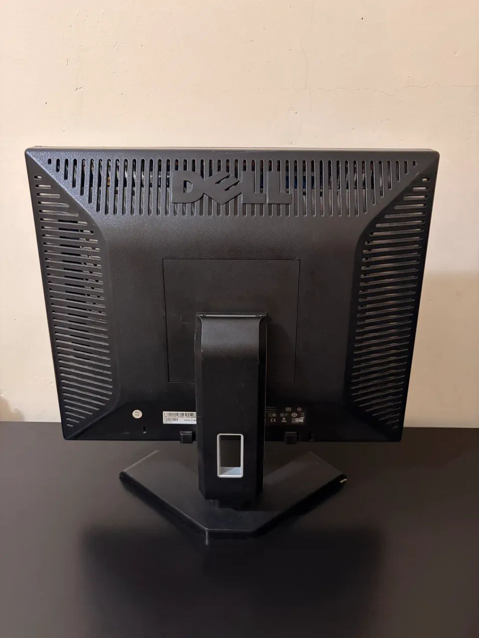 Monitor Dell 15.7 polegadas 60hz - Foto 3