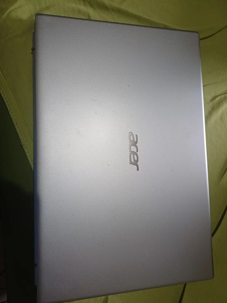 Vende se Notebook Acer 