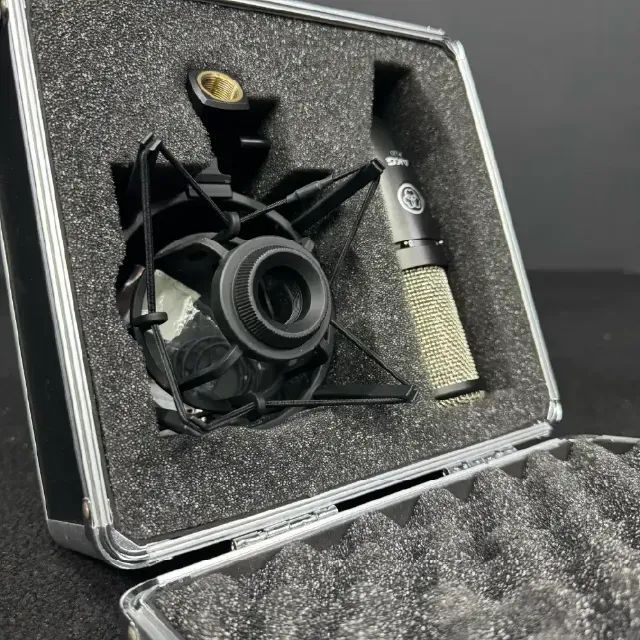 Microfone Condensador AKG P220 Cardioide - Foto 5