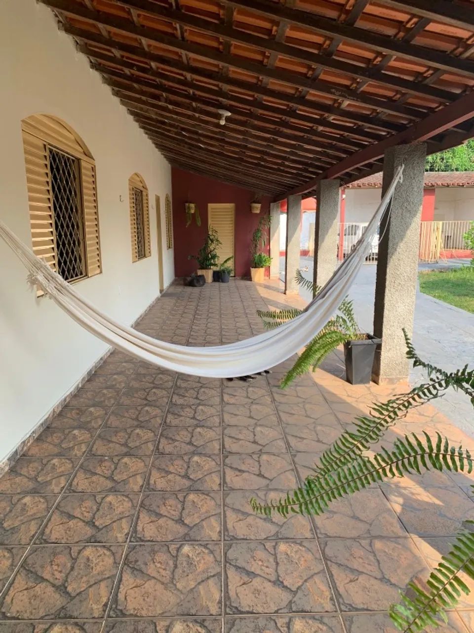 Casa grande com piscina- 3 lotes - 5 quartos - perto do rio - Foto 3