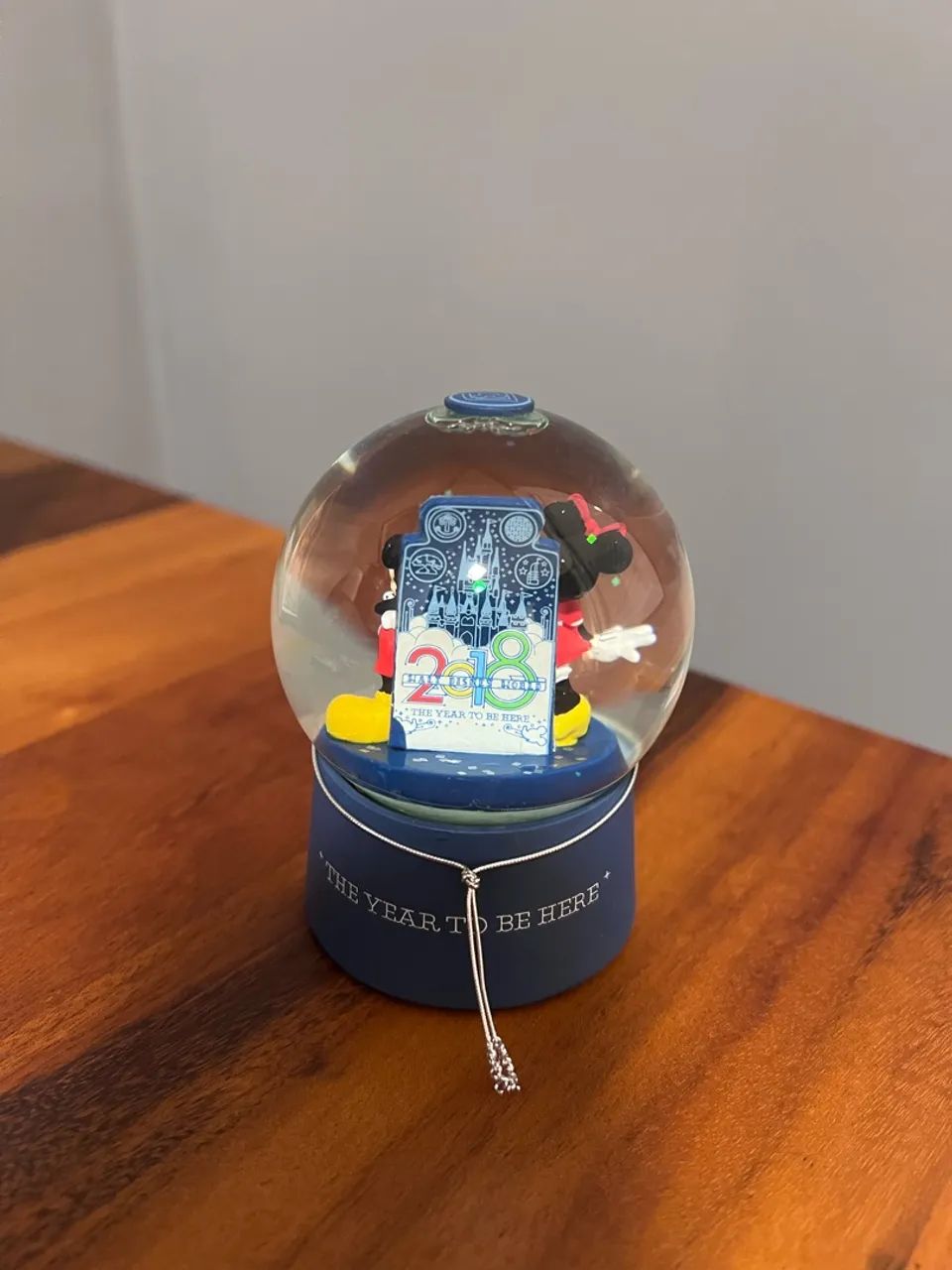 Globo de neve + imãs Disney originais  - Foto 3