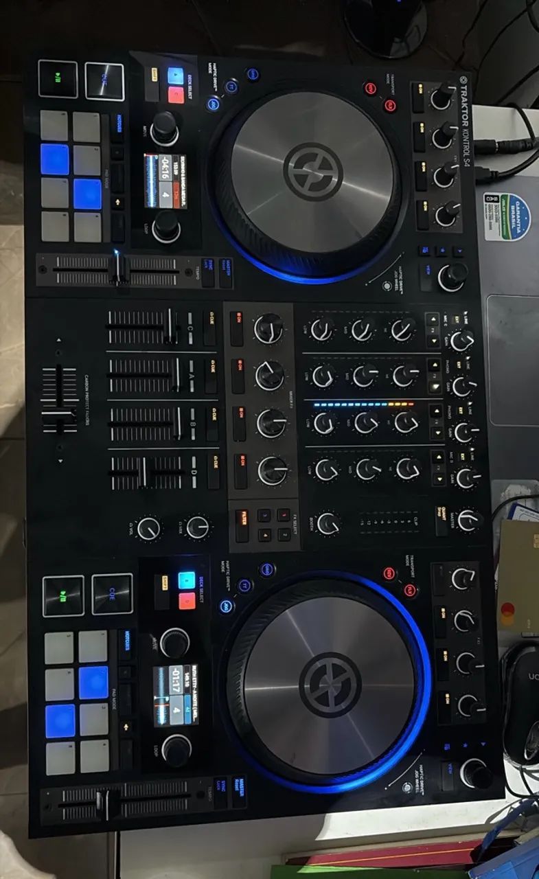 Controladora Traktor Kontrol S4 MK3