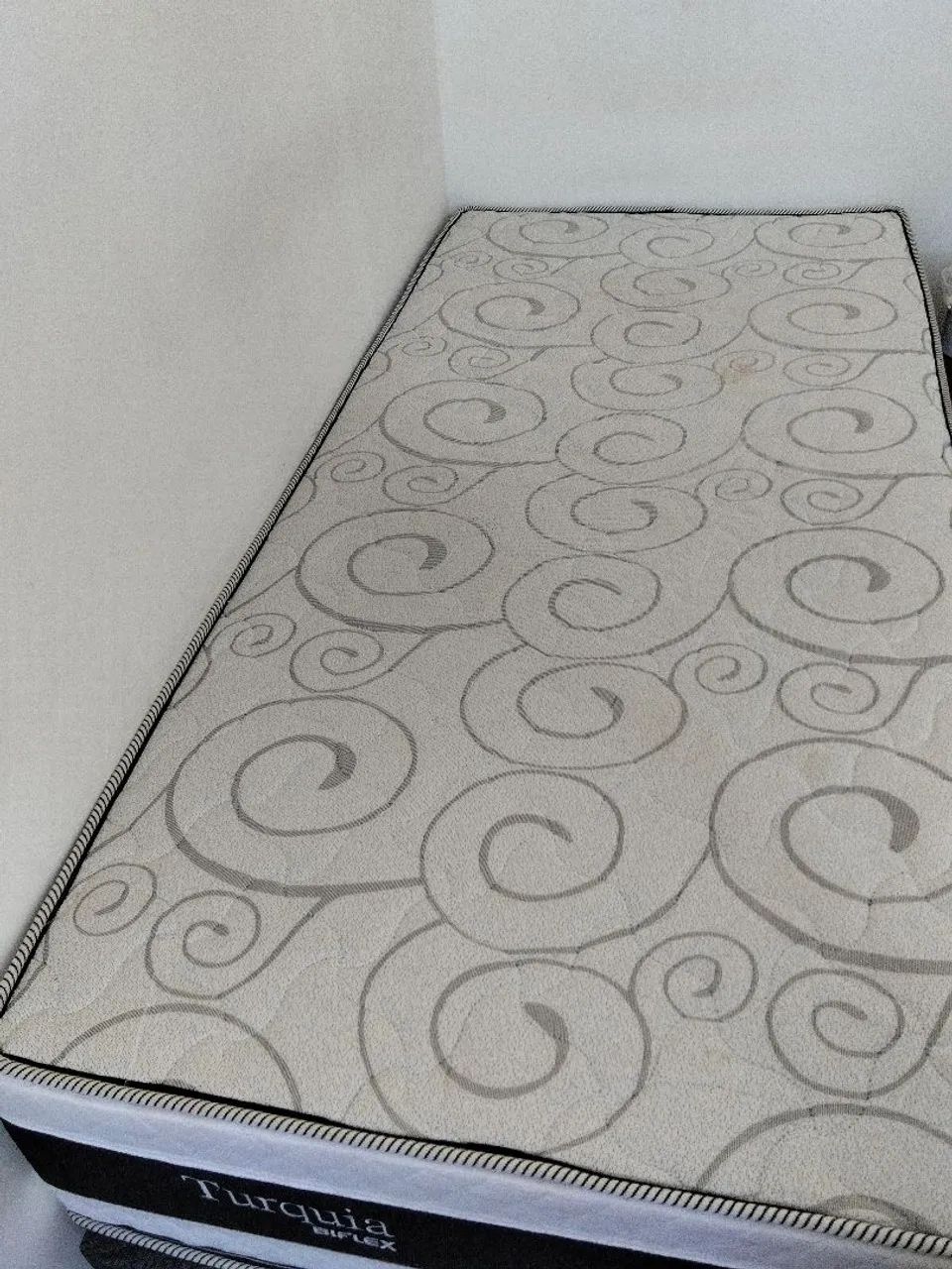 Vendo CAMA BOX Solteiro 