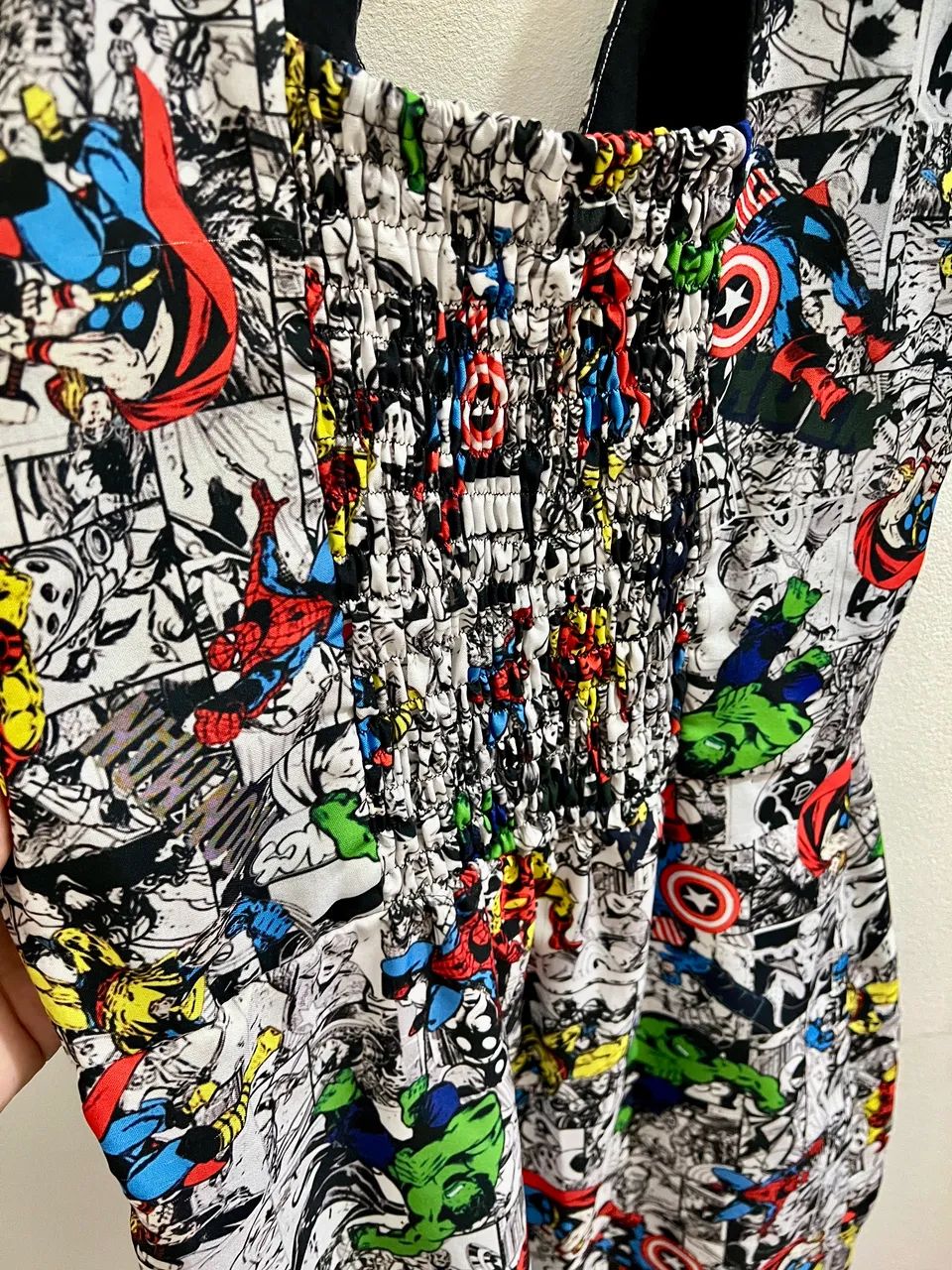 Vestido Temático Marvel. - Foto 2