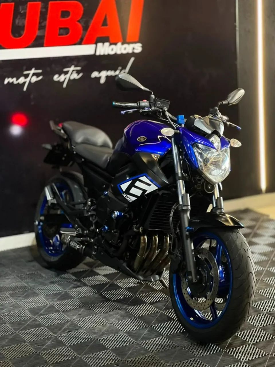 YAMAHA XJ6N 2019  - Foto 2