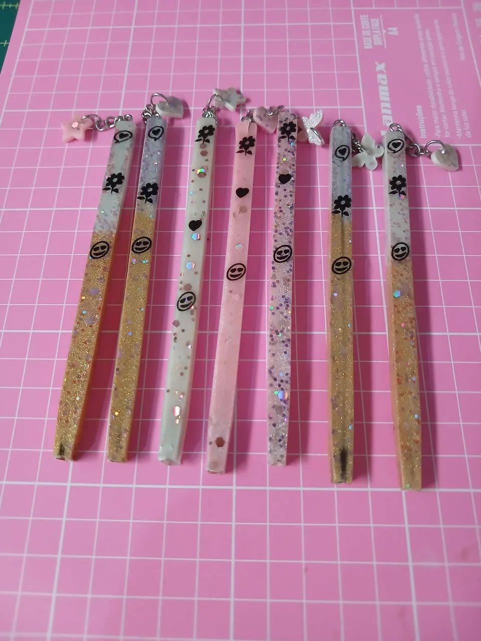 CANETA EM RESINA FINA 