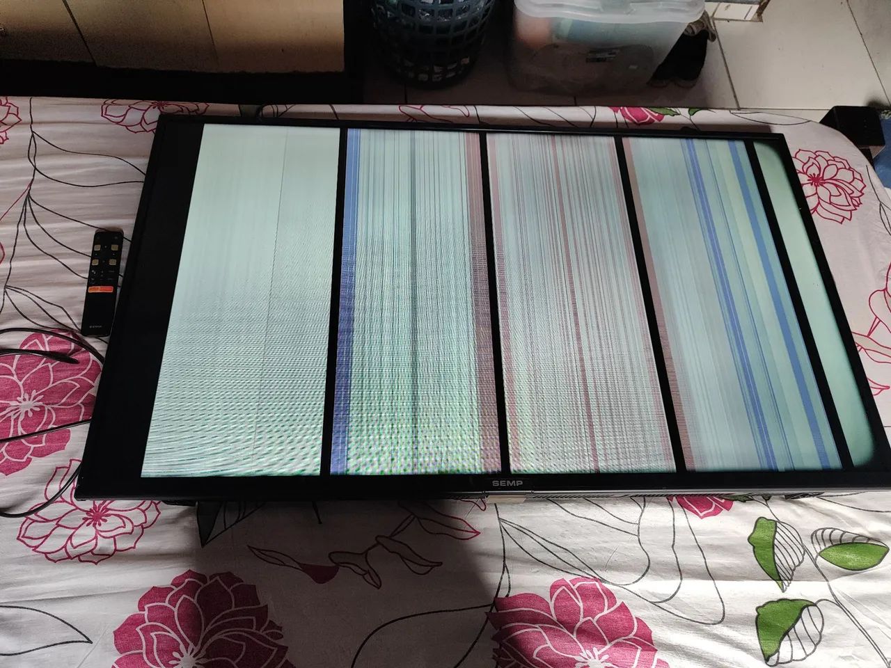Smart Tv Semp 43 com defeito na tela - Foto 4