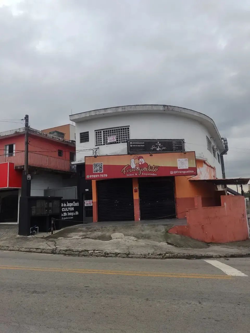 SALA COMERCIAL DE 30M² PARA ALUGAR EM TABOÃO DA SERRA.