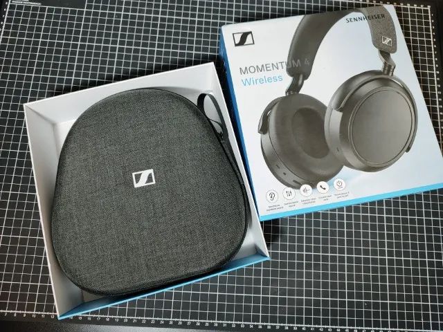 Fone de ouvido Sennheiser Momentum 4 Wireless (Caixa aberta
