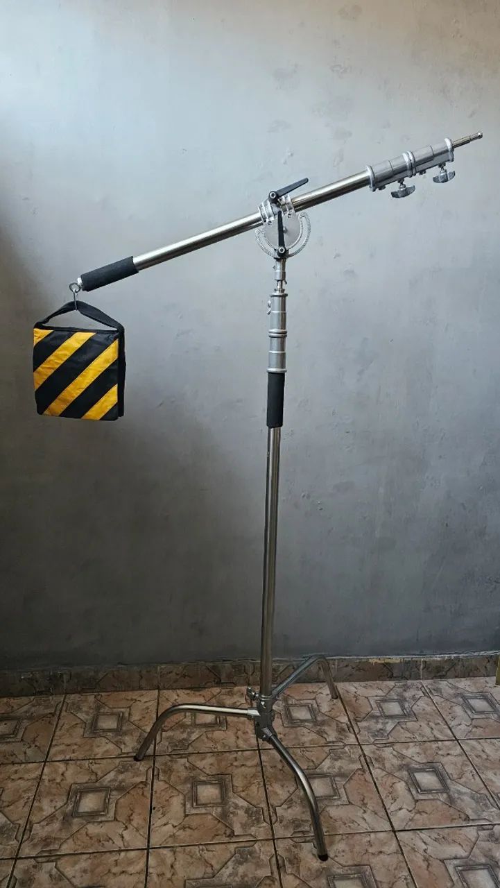 Tripé girafa  Iluminação aço greika com contra peso - Foto 3