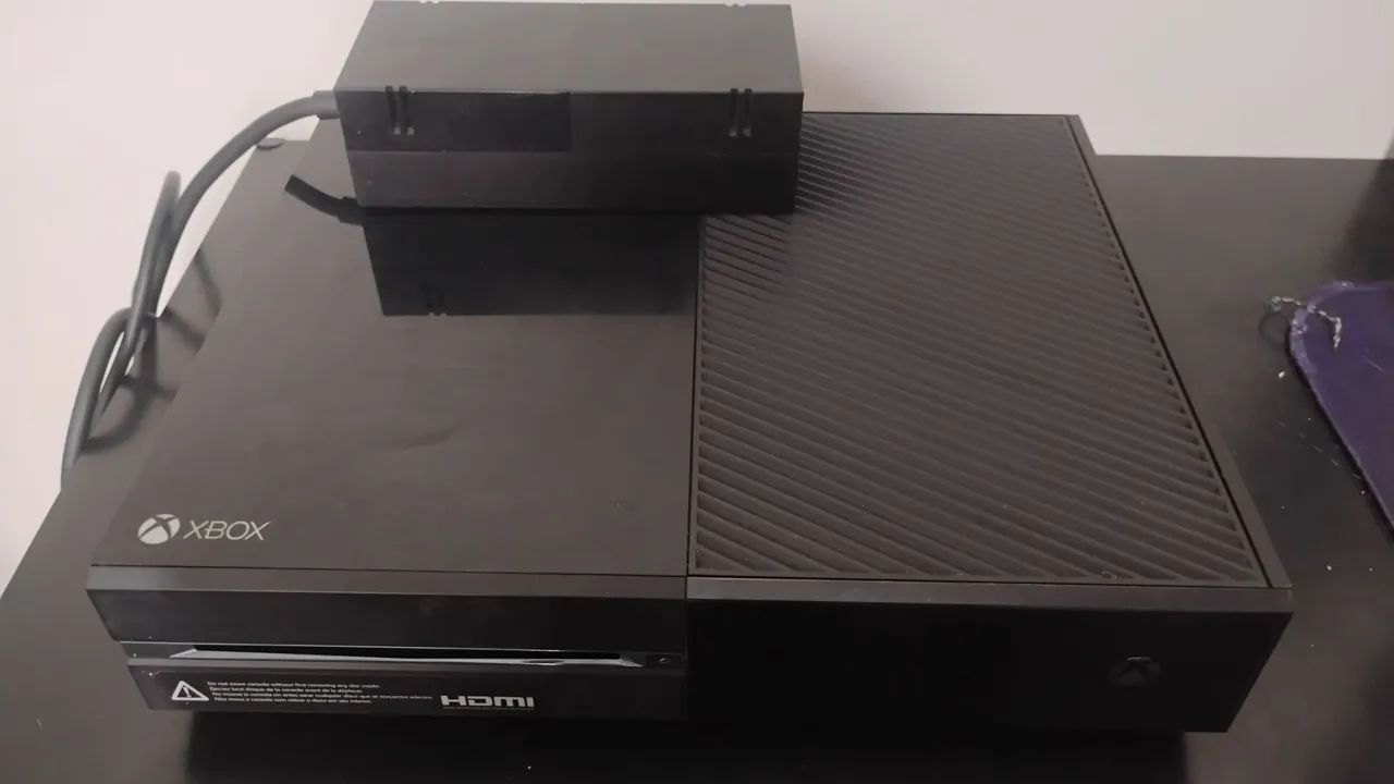 Xbox one FAT com fonte