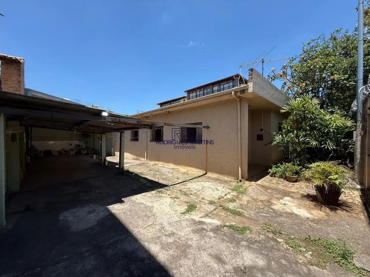 Casa à venda com 03 quartos no bairro Nova Cachoeirinha