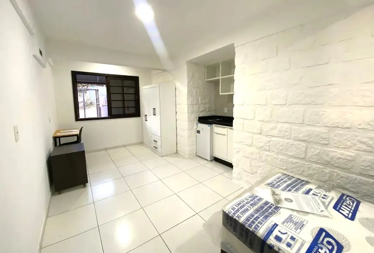 Studio mobiliado próximo a UFSC.