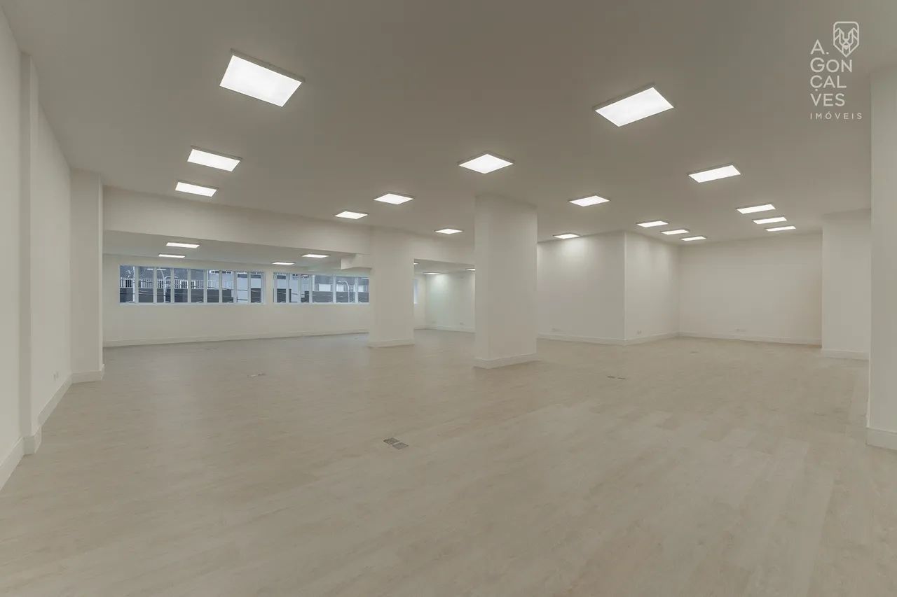Sala comercial no Bertec Office, Pé direito alto, Batel, Curitiba.