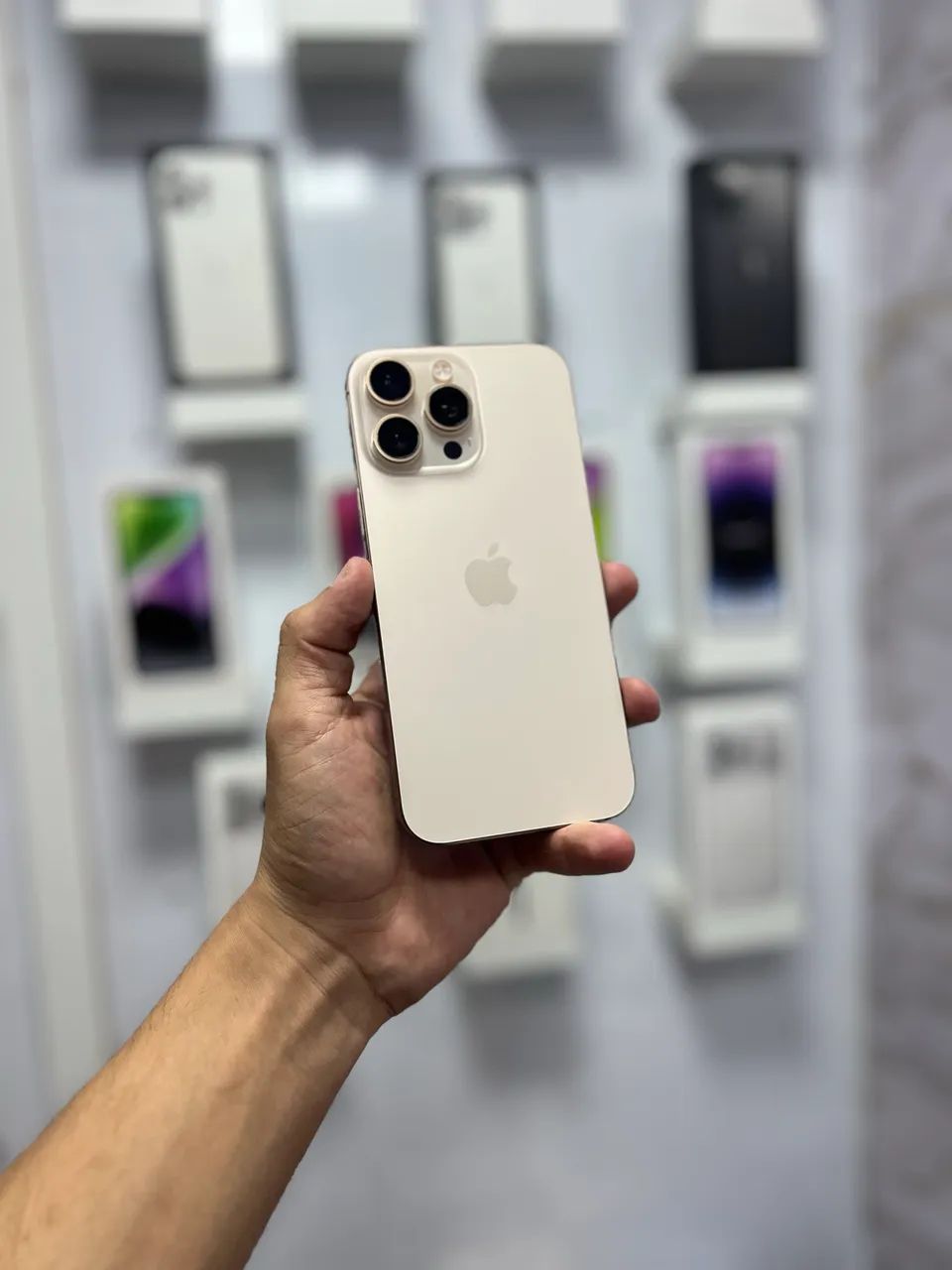 iPhone 16 Pro Max - 256GB Desert 