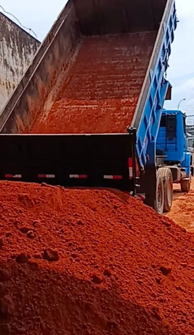 Barro, areia e brita