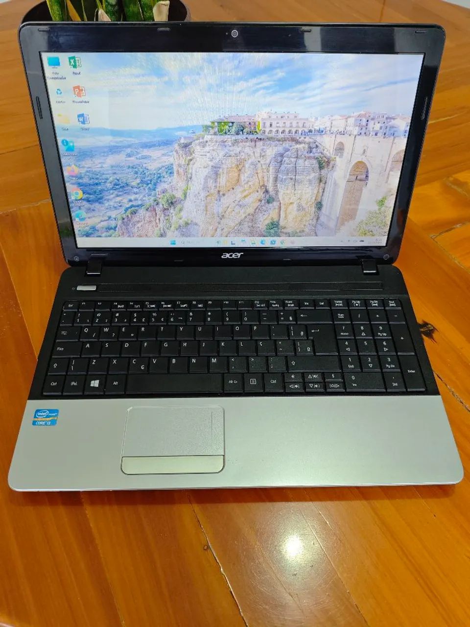 Notebook Acer Core I3 com SSD e 8GB de memória 