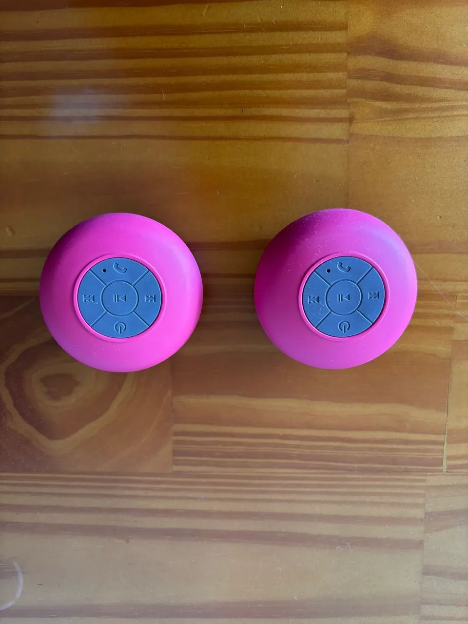 Kit com 2 Caixinhas de Som Bluetooth com Ventosa - Resistentes à Água
