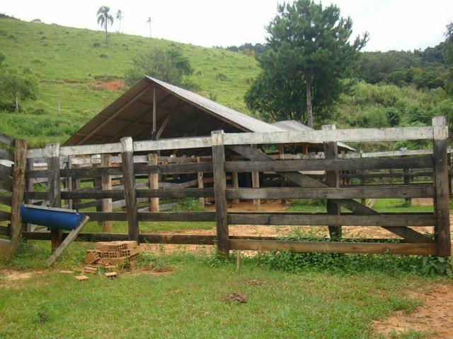 Linda fazenda porteira fechada