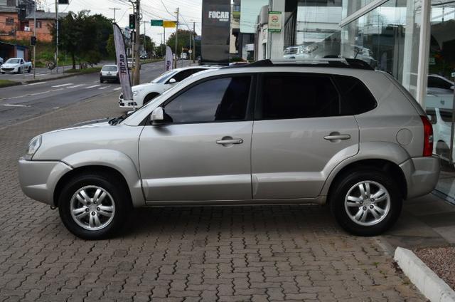 Hyundai Tucson 2.0 gl gasolina automática * completa * pneus novos - Foto 4