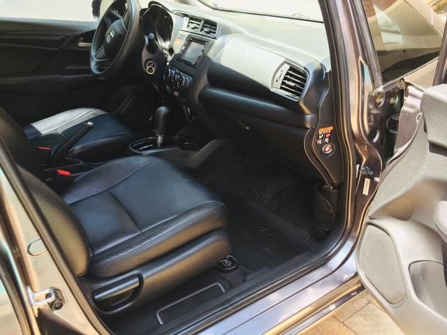 Honda Fit automático com couro e multimedia, ún.dona com 60 mil km!!!! - Foto 11