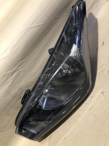 Farol esquerdo Hb20