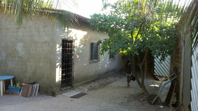 Mini sítio todo murado com casa dentro negócio em carro também - Foto 2