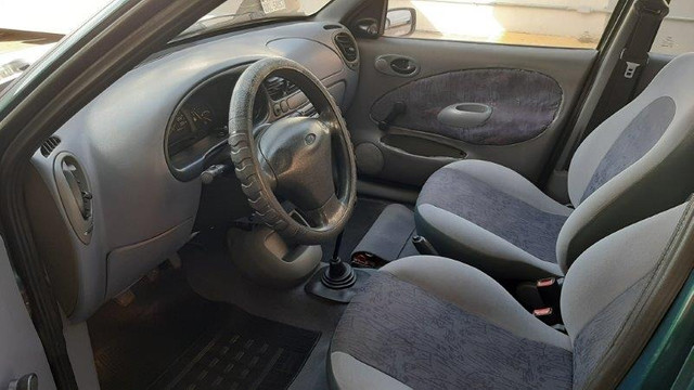 Ford Fiesta 1.0 1999 4 Portas c/ Direção Hidráulica - Foto 8