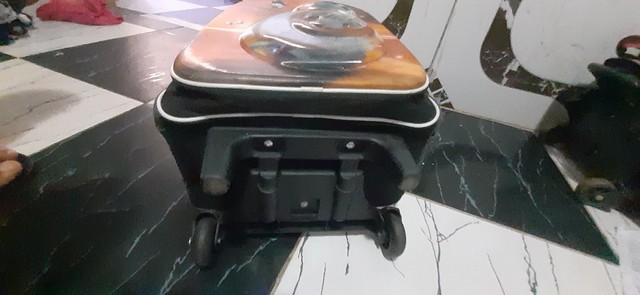 Linda mochila semi nova 3d da Star Wars guerra nas estrelas - Foto 3