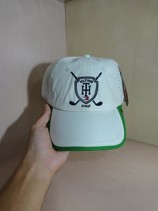 Boné Tommy Hilfiger Sport (branco com detalhes verdes) - Hobbies e coleções  - Vila Carrão, São Paulo 1008179171 | OLX