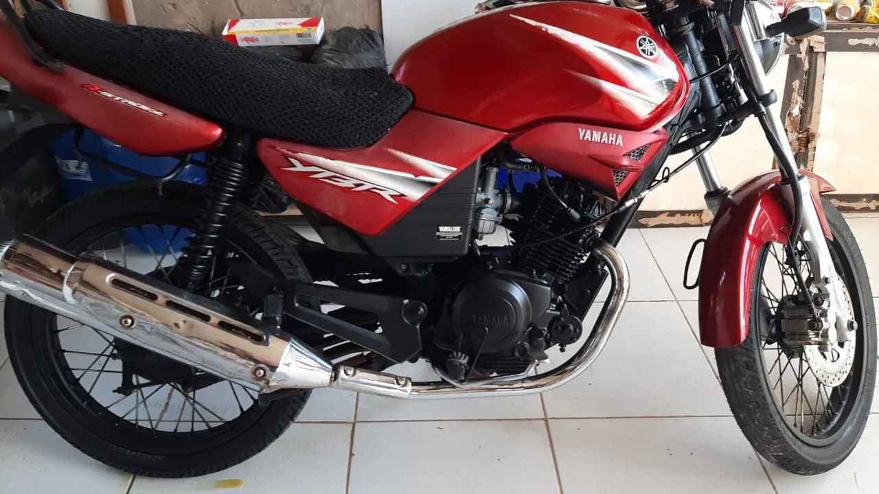Yamaha YBR 125 - Vermelha ano 2006