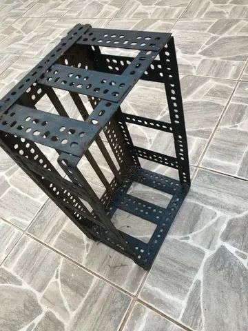 Vendo grade, acompanha a caixa e um suporte de ferro - Foto 2